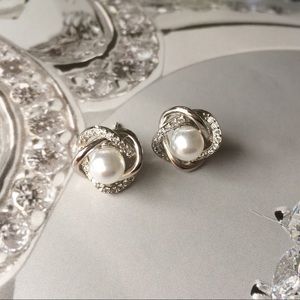 CZ Pearl Stud Earrings.